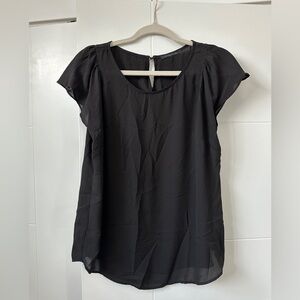 Tahari black short sleeve blouse size M